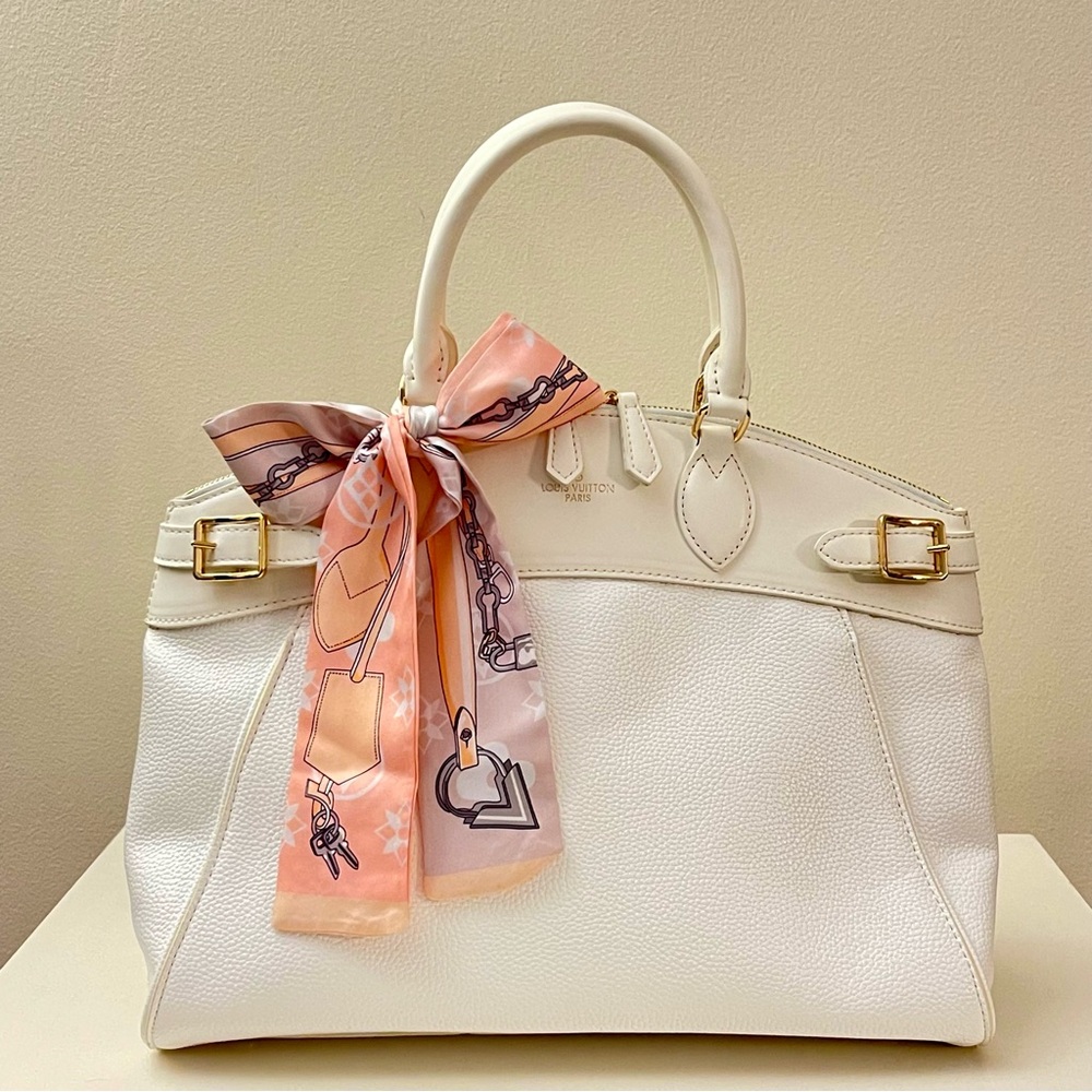 Chains & Florals Monogram Patterned in Peach Pink Print - Picture 3 of 11